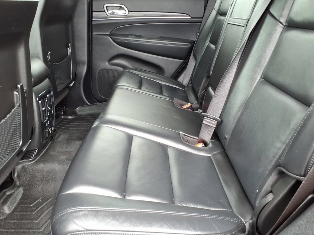 Used 2021 Jeep Grand Cherokee Limited AWD/4WD image 17