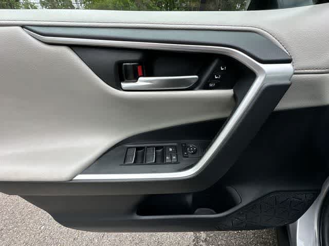Used 2023 Toyota RAV4 Limited AWD/4WD image 17