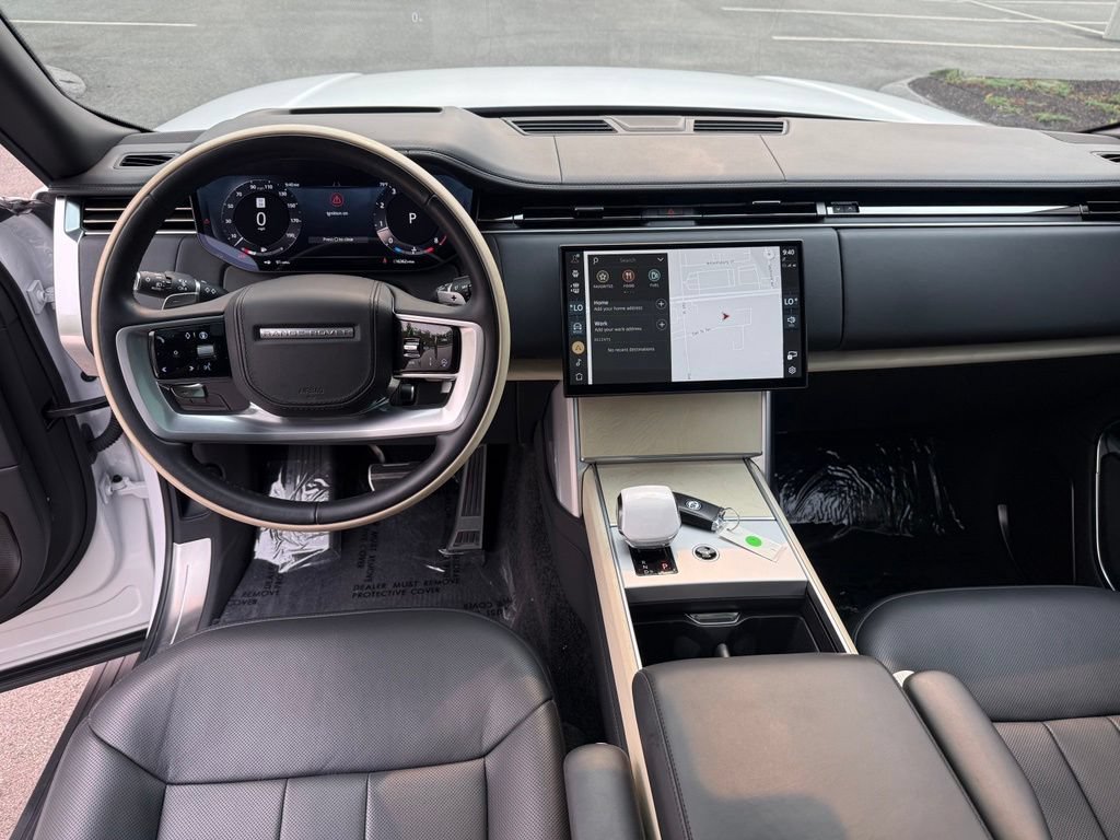 Used 2024 Land Rover Range Rover SV AWD/4WD image 11