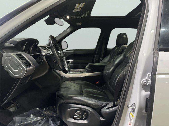 Used 2017 Land Rover Range Rover Sport HSE image 16