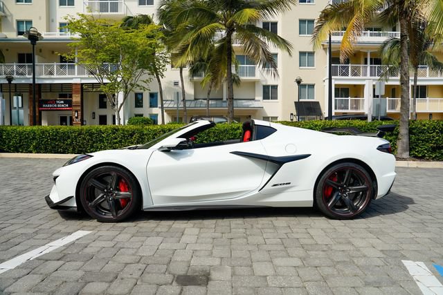 Used 2024 Chevrolet Corvette Z06 w/ Z07 Performance Package RWD image 15