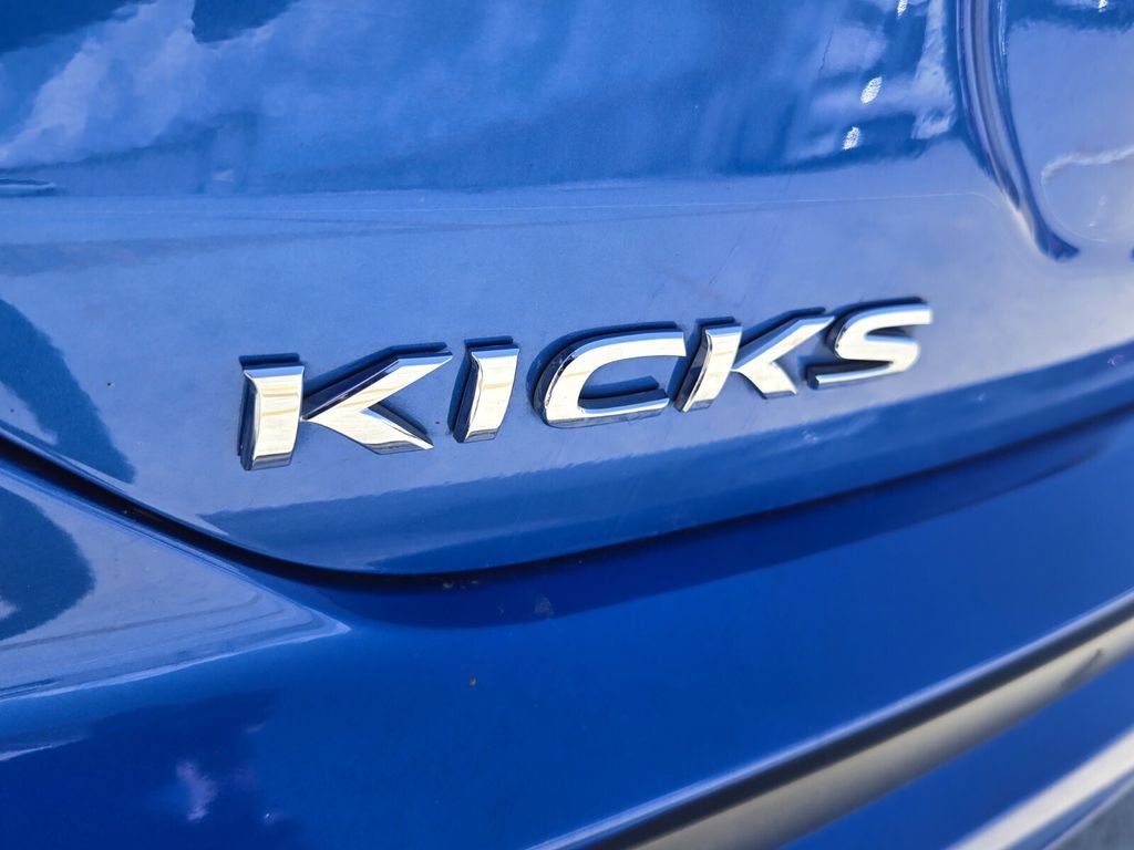 Used 2023 Nissan Kicks SR w/ SR Premium Package FWD image 14