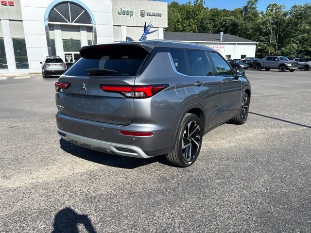 Used 2023 Mitsubishi Outlander SE AWD/4WD image 4