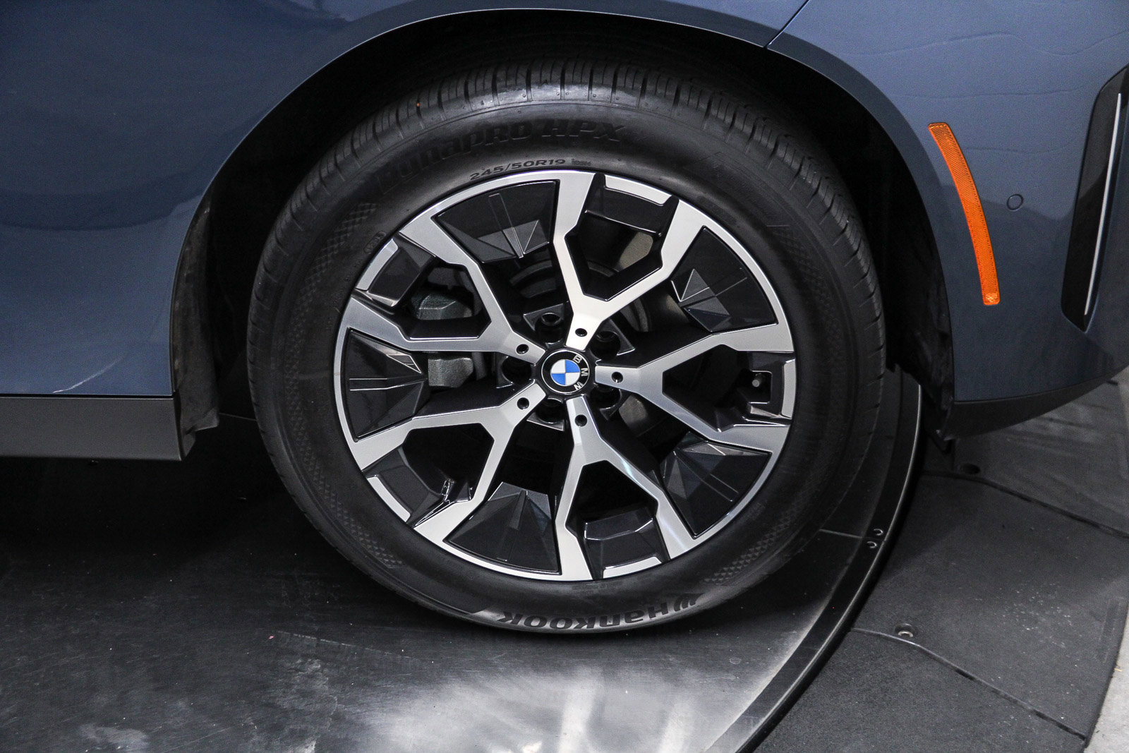 Used 2025 BMW X3 xDrive30i w/ Premium Package image 9