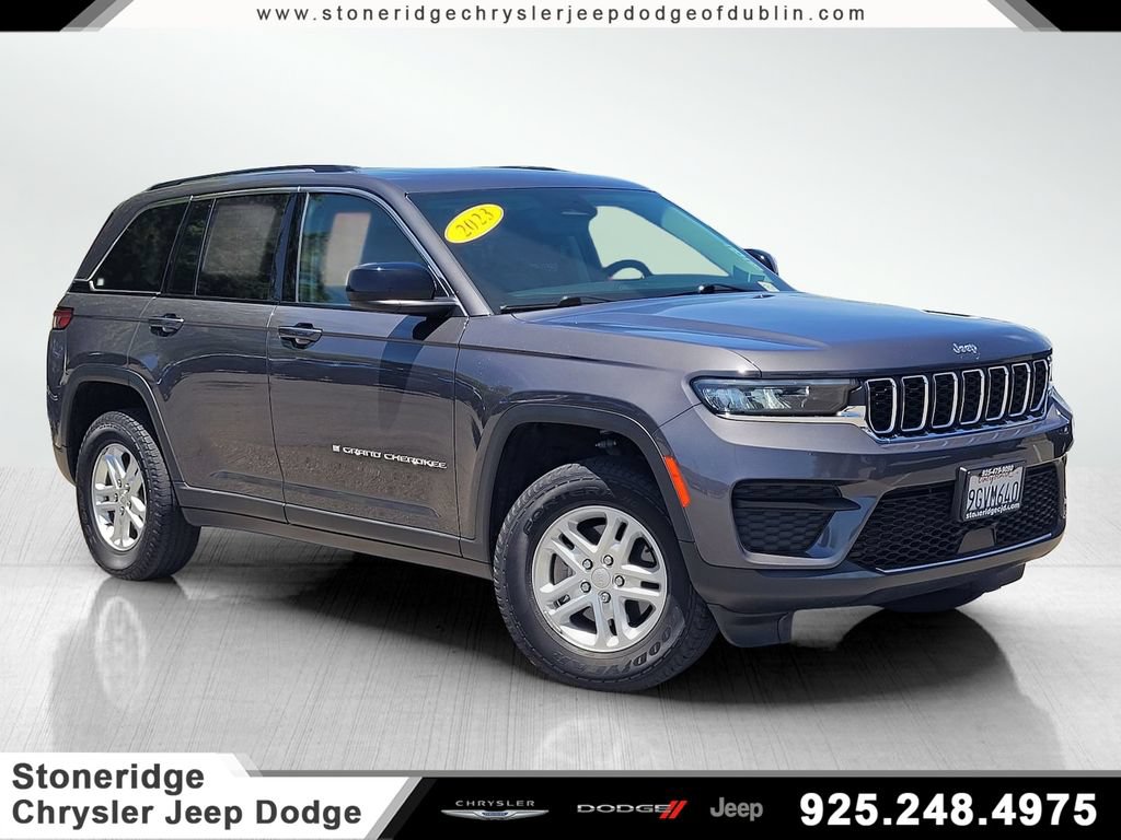 Used 2023 Jeep Grand Cherokee Laredo w/ Luxury Tech Group I AWD/4WD image 1