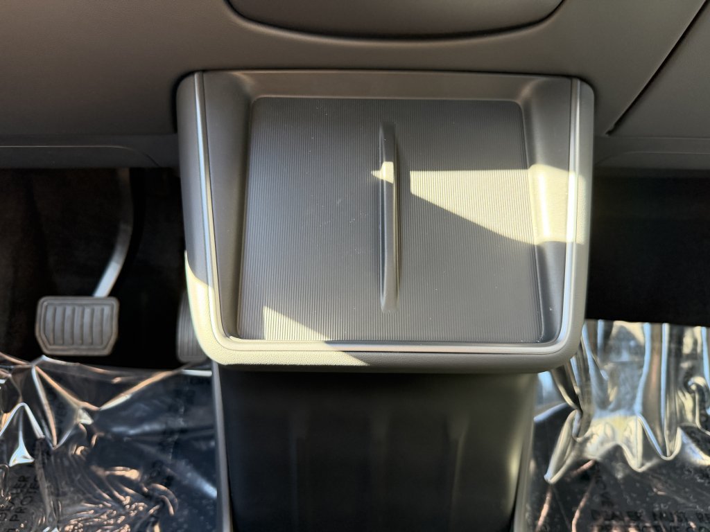 Used 2026 Tesla Model Y 2WD image 31