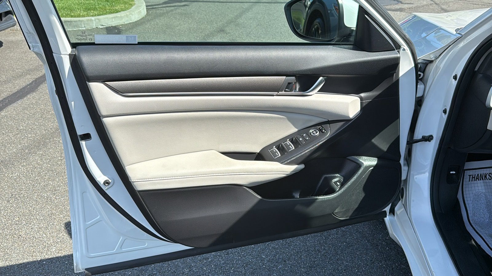 Used 2018 Honda Accord LX image 9