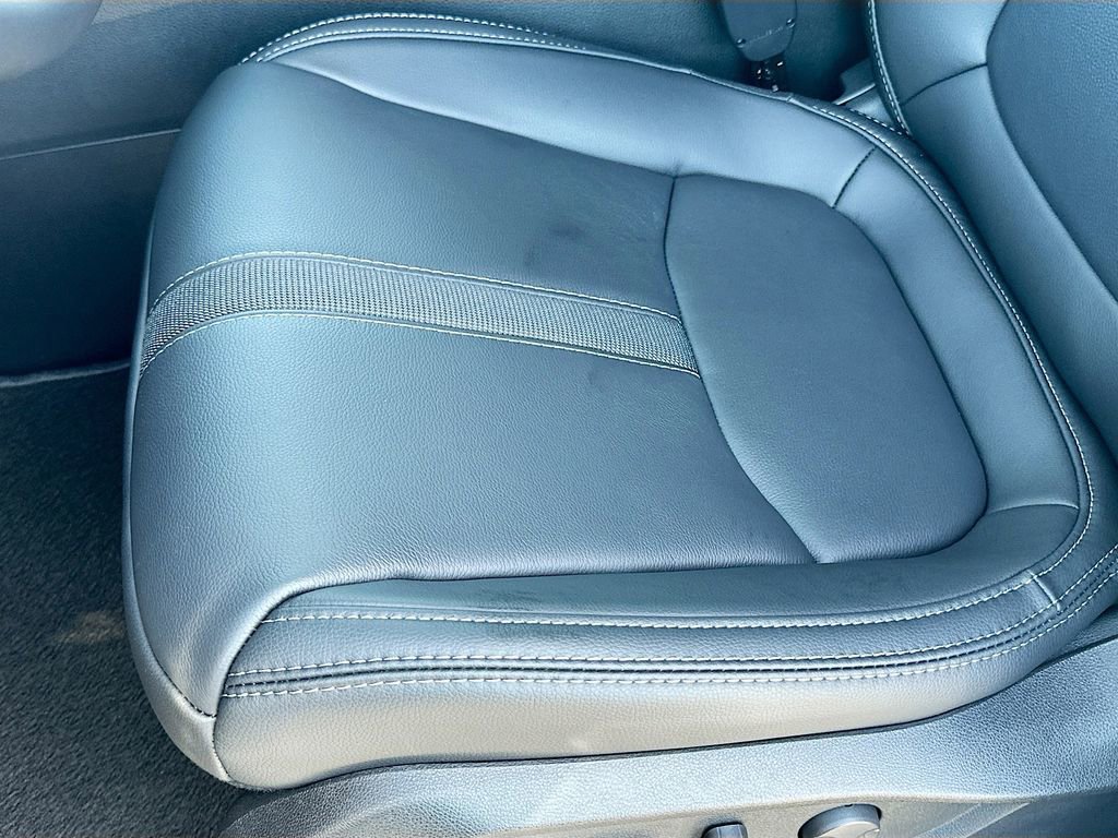 Certified 2025 Honda Pilot Touring image 21