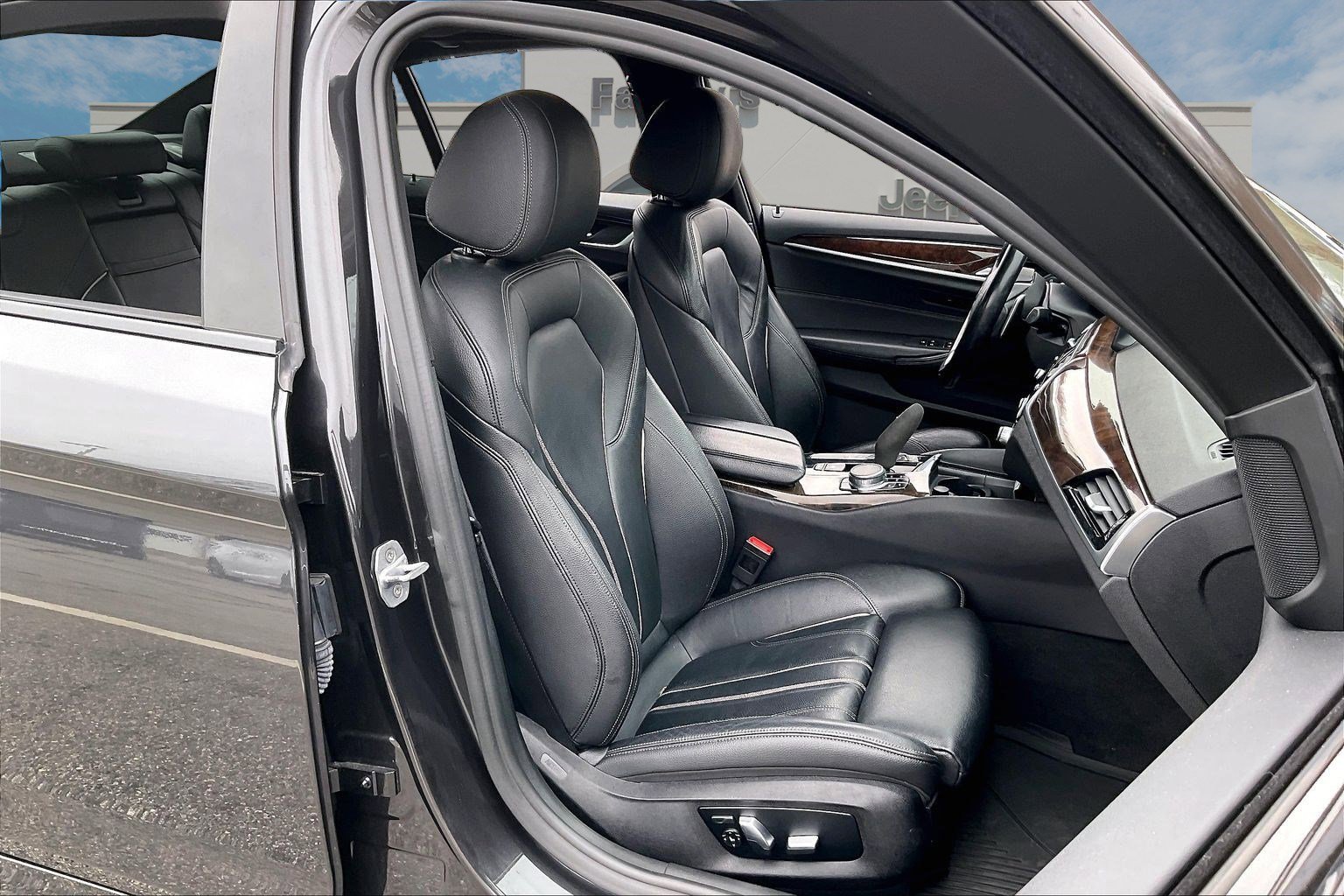 Used 2018 BMW 540i xDrive 540i xDrive w/ Premium Package image 7