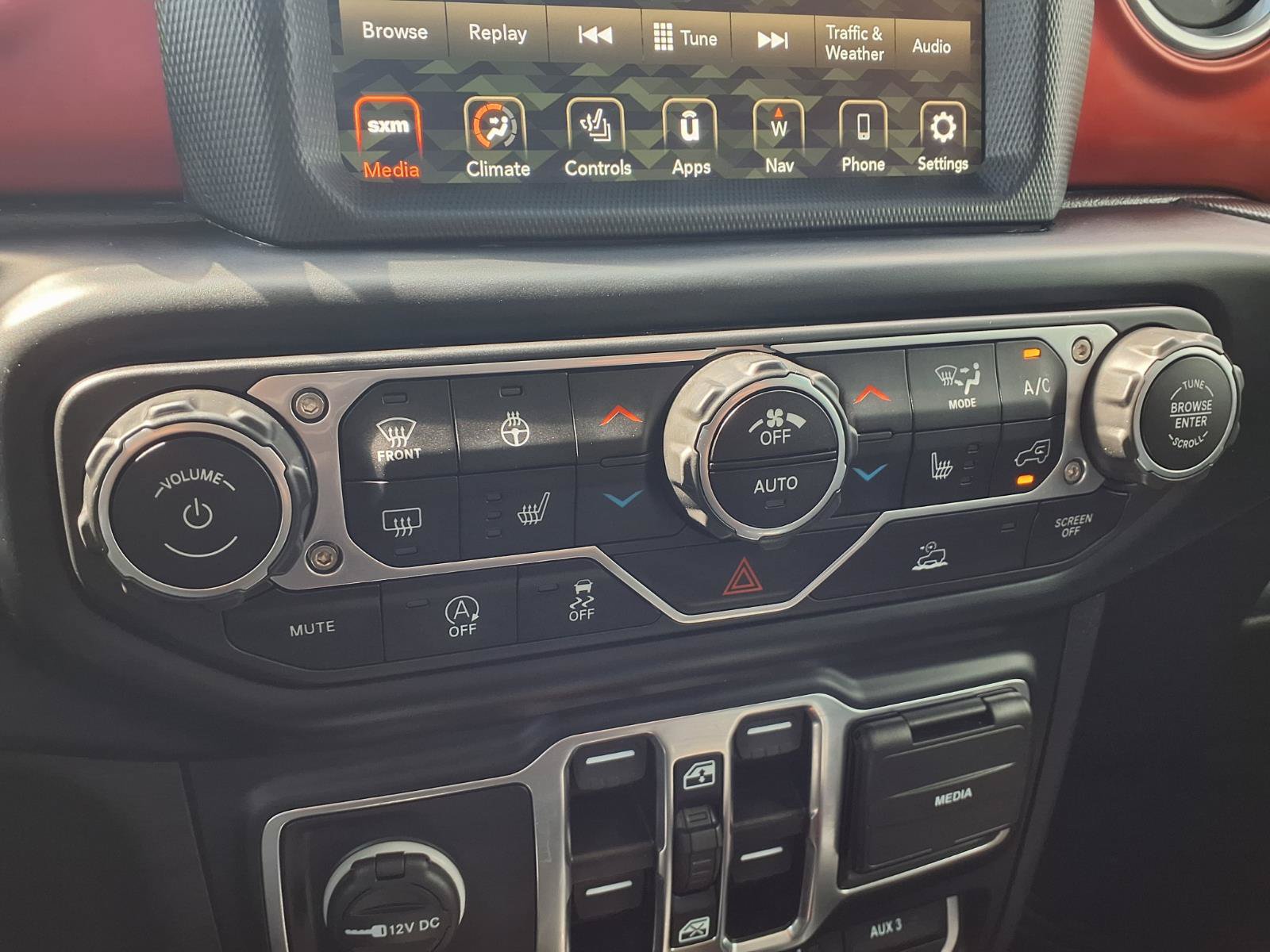Used 2023 Jeep Gladiator Rubicon w/ LED Lighting Group AWD/4WD image 9