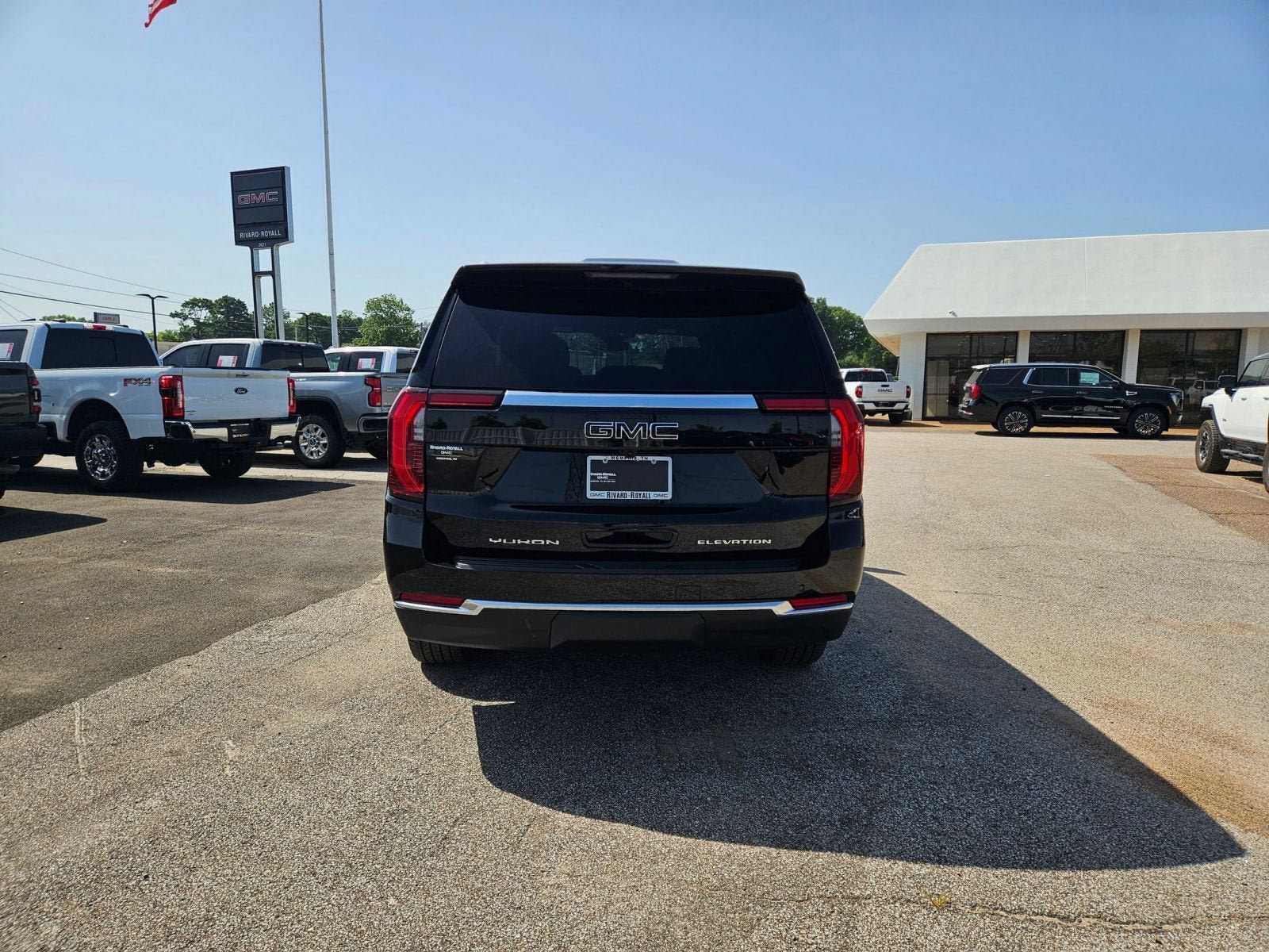 New 2026 GMC Yukon XL Elevation AWD/4WD image 5