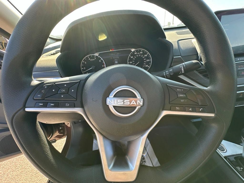 Used 2024 Nissan Altima 2.5 SV FWD image 11