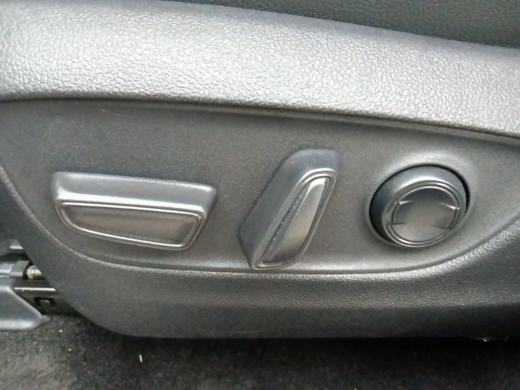 Used 2025 Toyota Grand Highlander AWD image 15