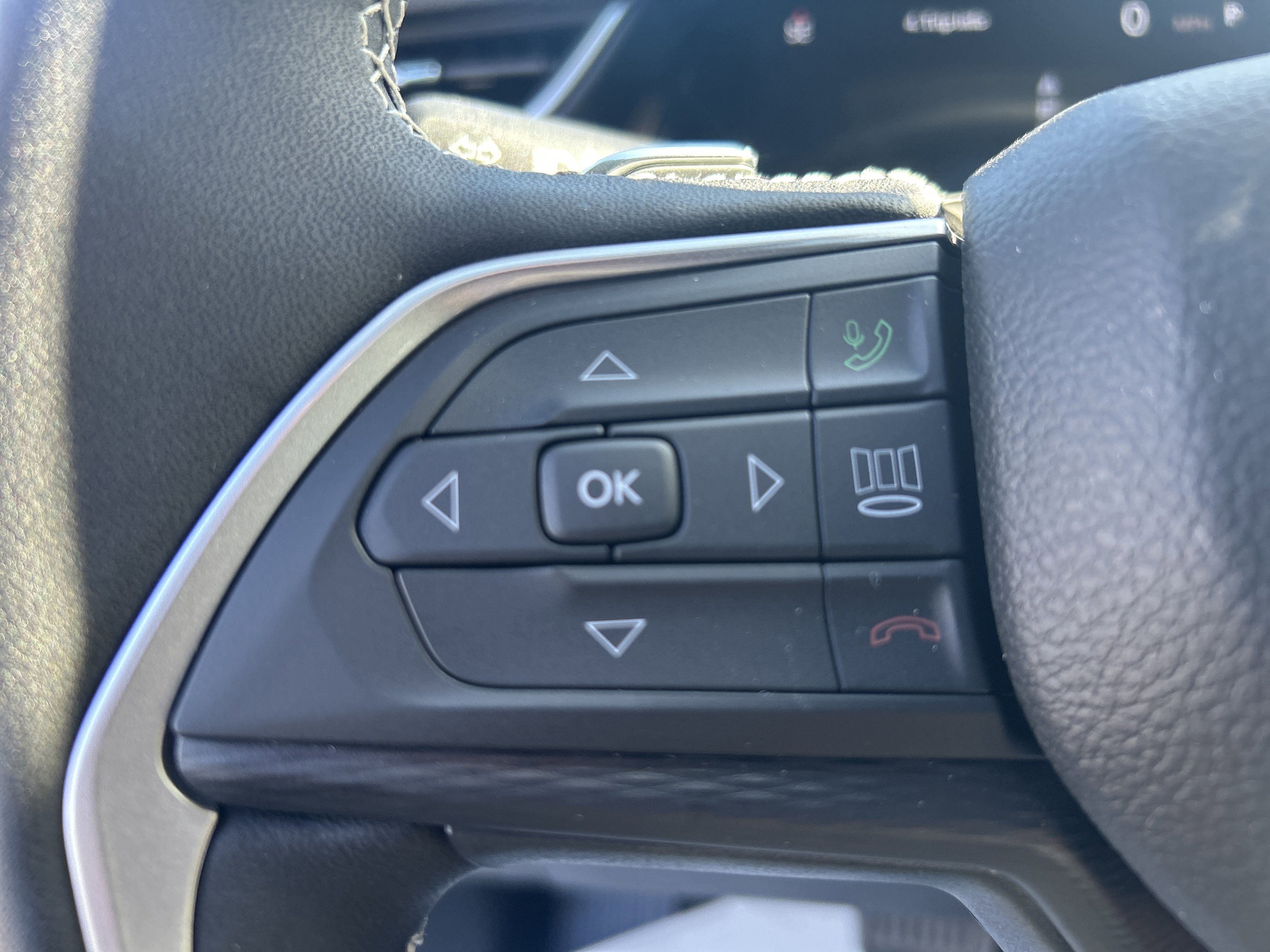 New 2025 Jeep Grand Cherokee Altitude image 41