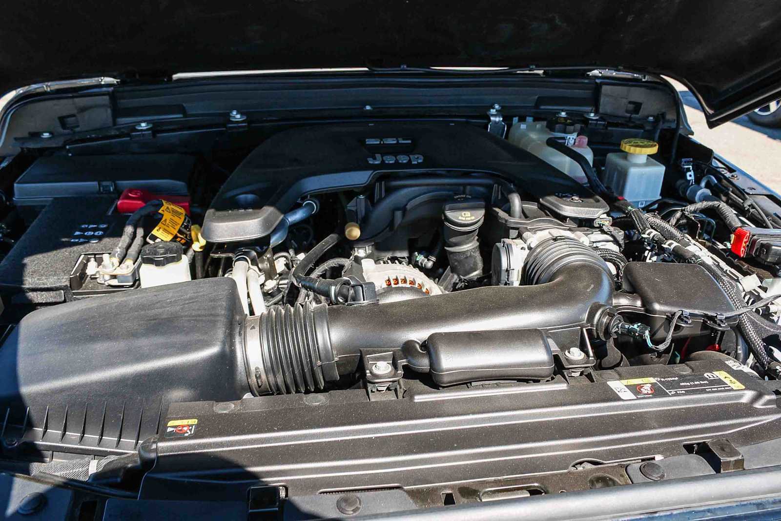 Used 2021 Jeep Gladiator Sport image 28