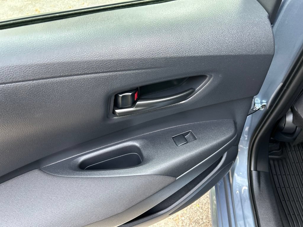 Used 2025 Toyota Corolla LE FWD image 26