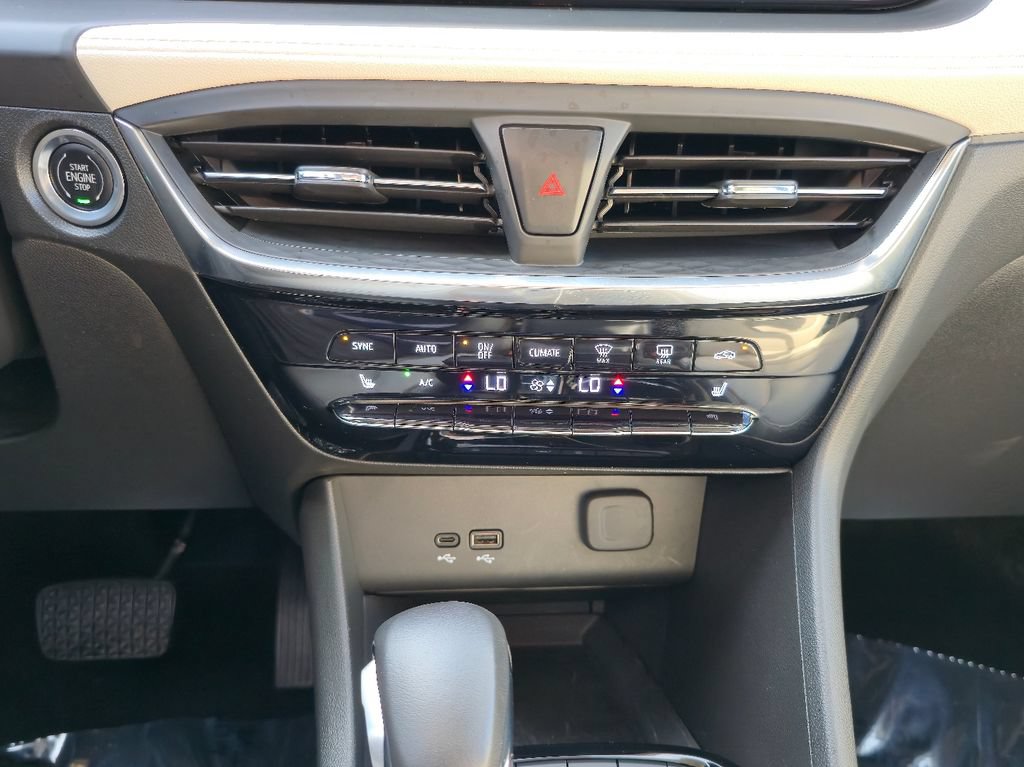 Used 2024 Buick Encore GX Avenir w/ Avenir Convenience Package FWD image 17