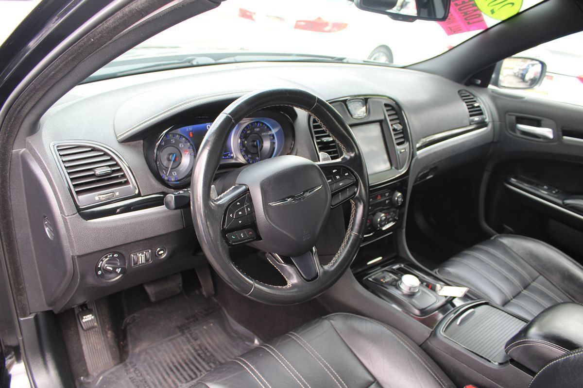 Used 2019 Chrysler 300 S AWD/4WD image 16