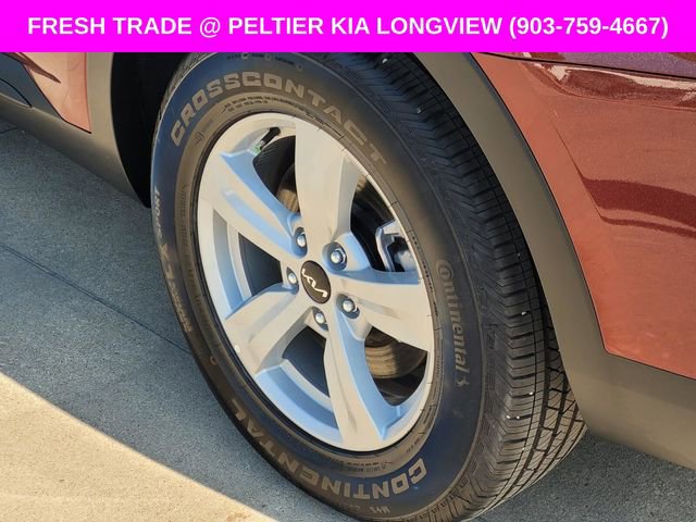 Used 2025 Kia Sorento LX image 7