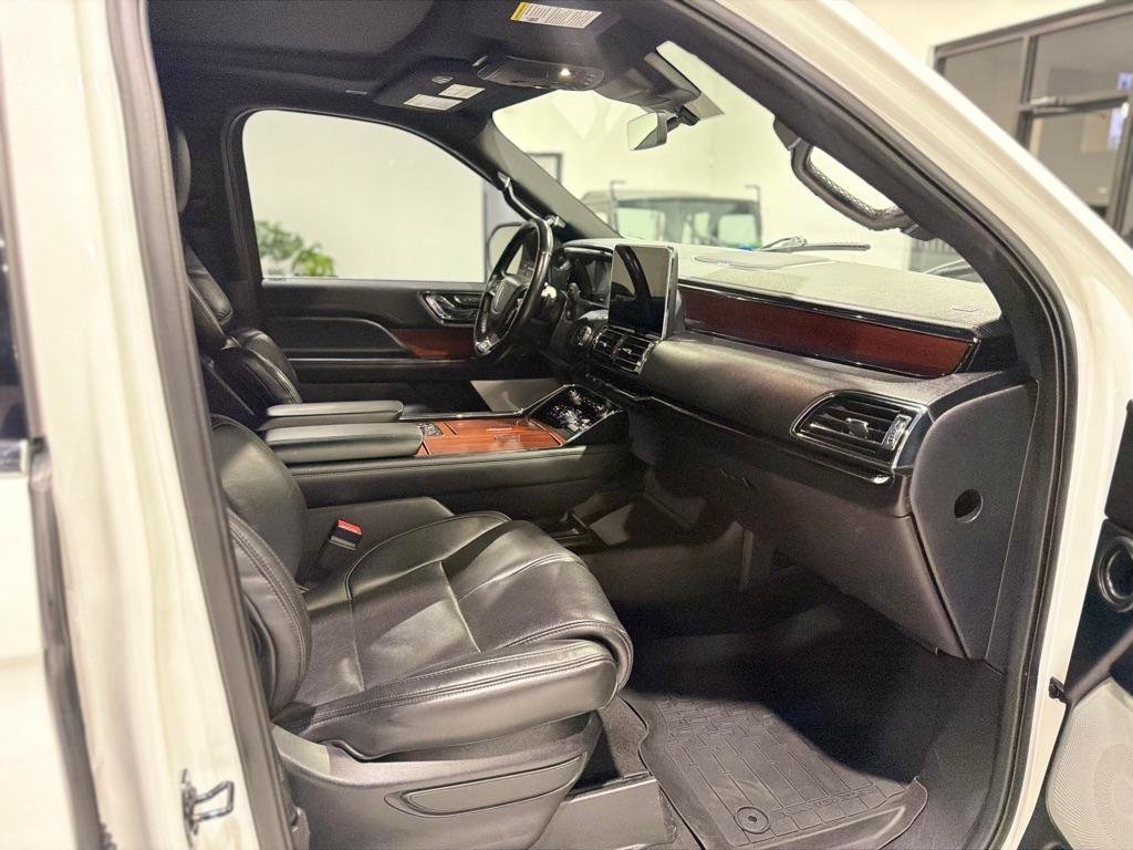 Used 2021 Lincoln Navigator L Reserve w/ Luxury Package AWD/4WD image 14