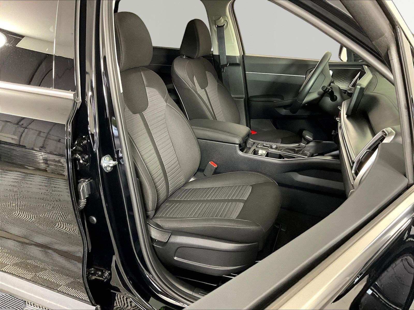 Certified 2026 Kia Sorento LX FWD image 29