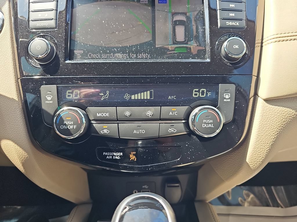 Used 2020 Nissan Rogue SL w/ Premium Package AWD/4WD image 24