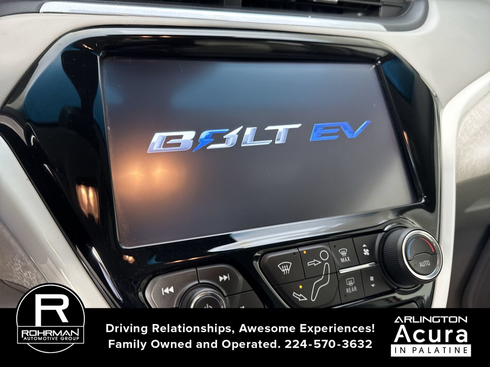 Used 2020 Chevrolet Bolt Premier w/ Infotainment Package FWD image 7