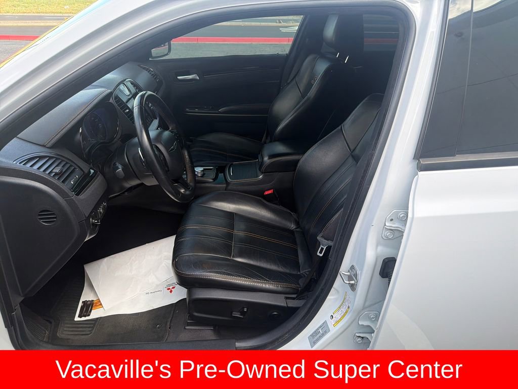 Used 2017 Chrysler 300 S w/ S Model Appearance Package RWD image 9