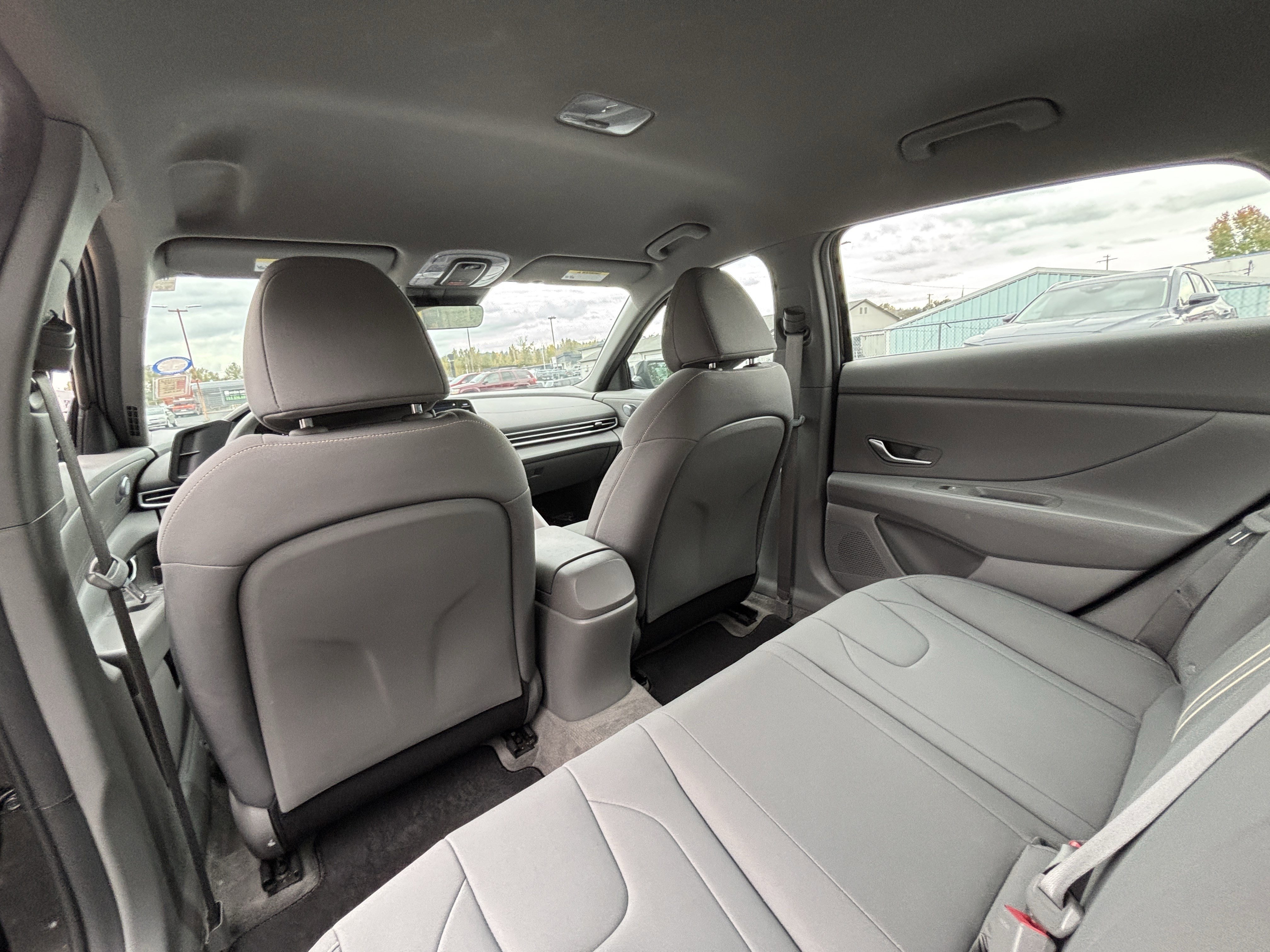 Used 2023 Hyundai Elantra SEL w/ Cargo Package image 17