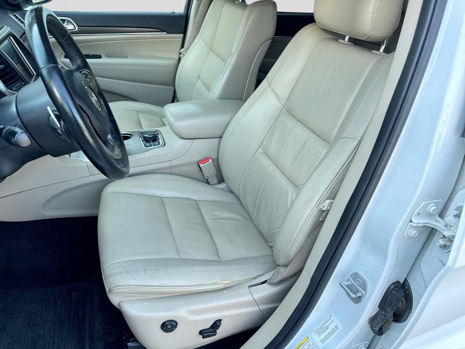 Used 2015 Jeep Grand Cherokee Limited AWD/4WD image 15