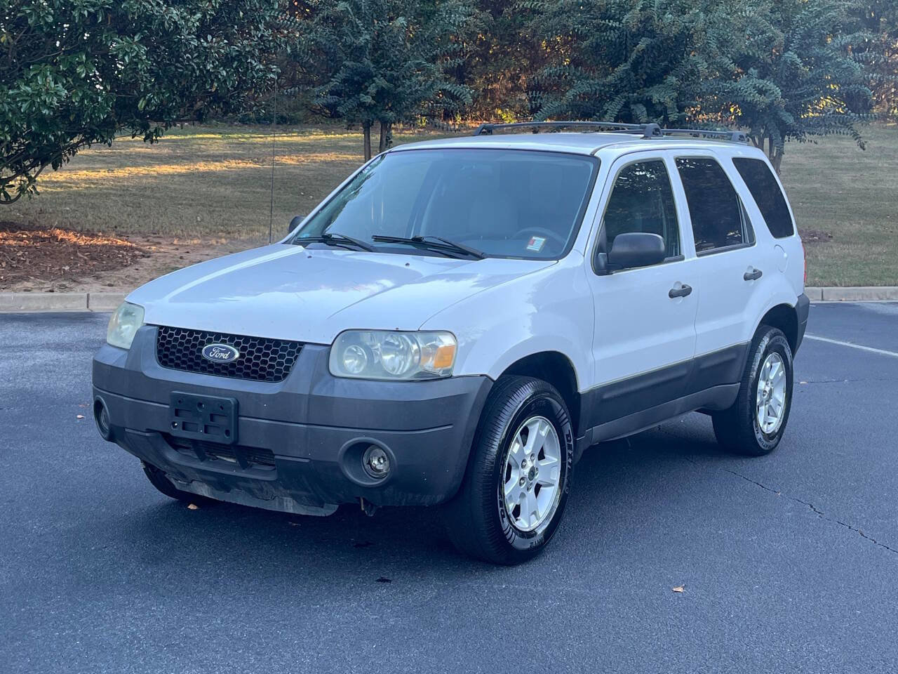 Used 2005 Ford Escape XLT image 2