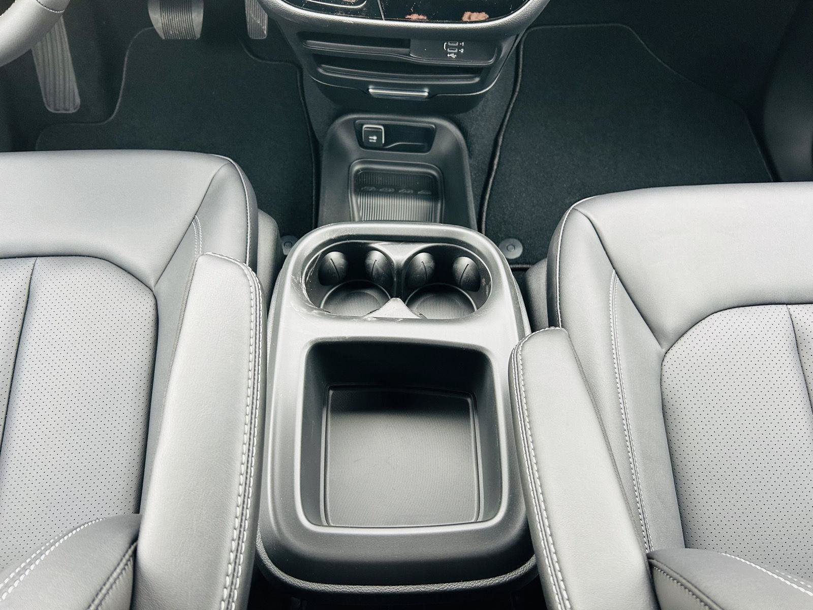 New 2026 Chrysler Voyager LX FWD image 23