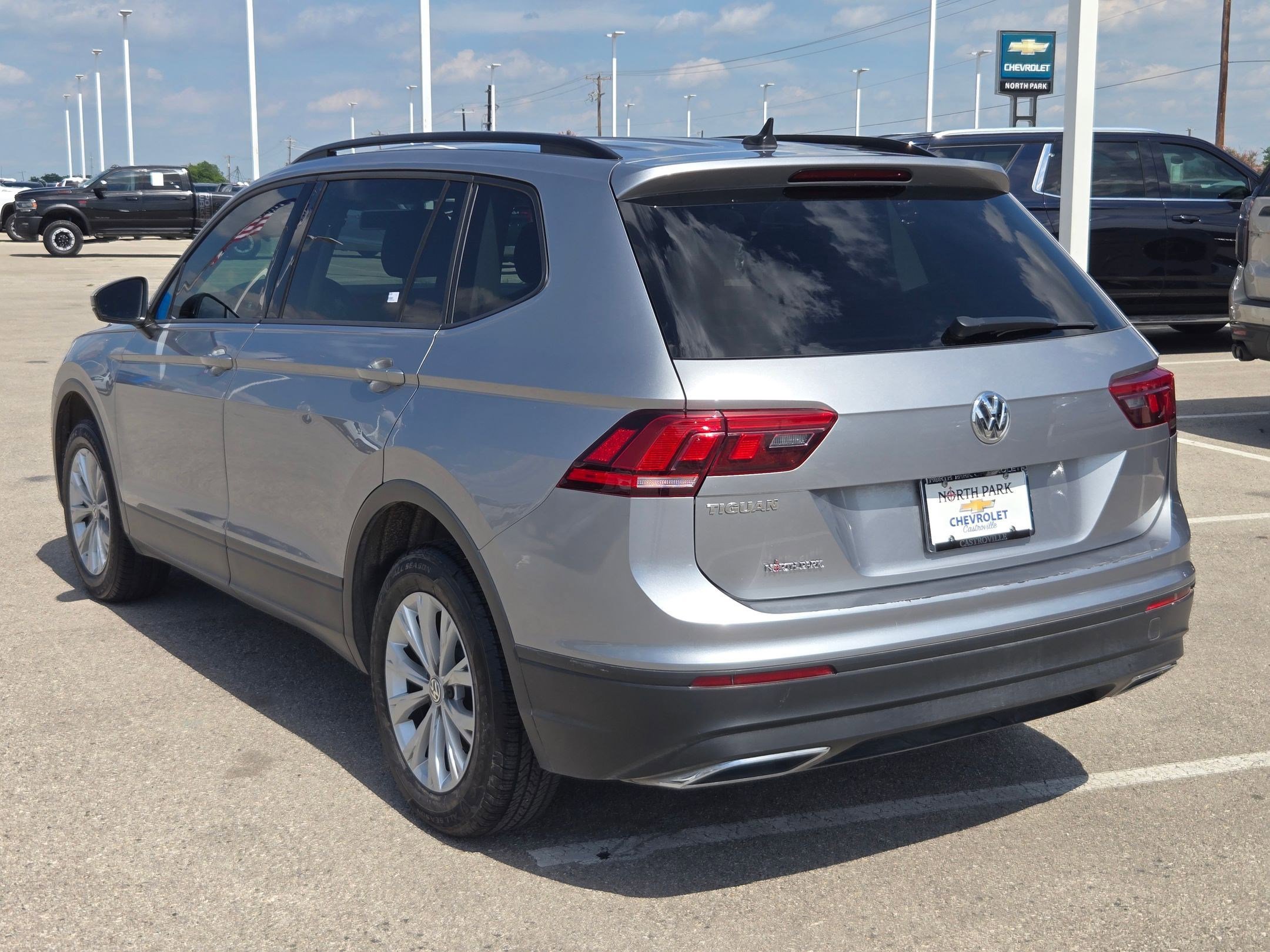 Used 2020 Volkswagen Tiguan S FWD image 5