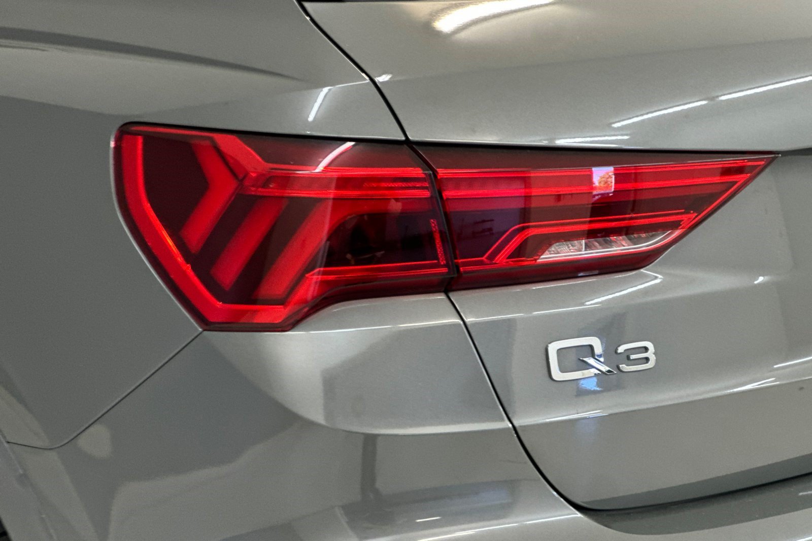Used 2020 Audi Q3 2.0T Premium Plus w/ Premium Plus Package AWD/4WD image 12