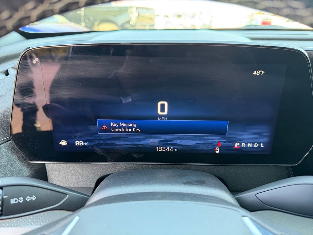 Used 2025 Chevrolet Traverse LT image 14