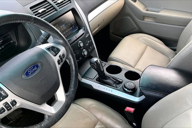 Used 2014 Ford Explorer XLT w/ Equipment Group 202A image 18