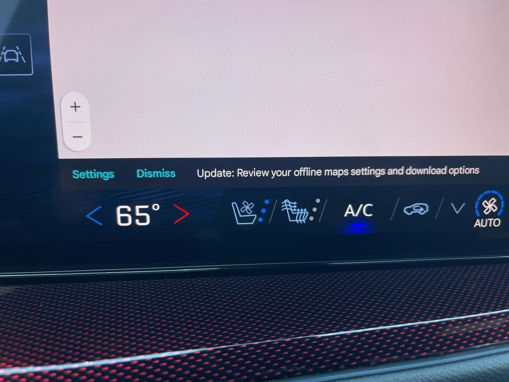 Used 2024 Chevrolet Traverse RS w/ LPO, Floor Liner Package image 23