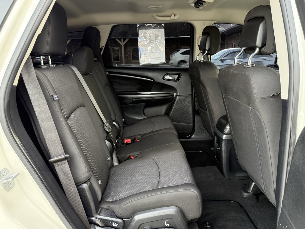 Used 2019 Dodge Journey SE image 23
