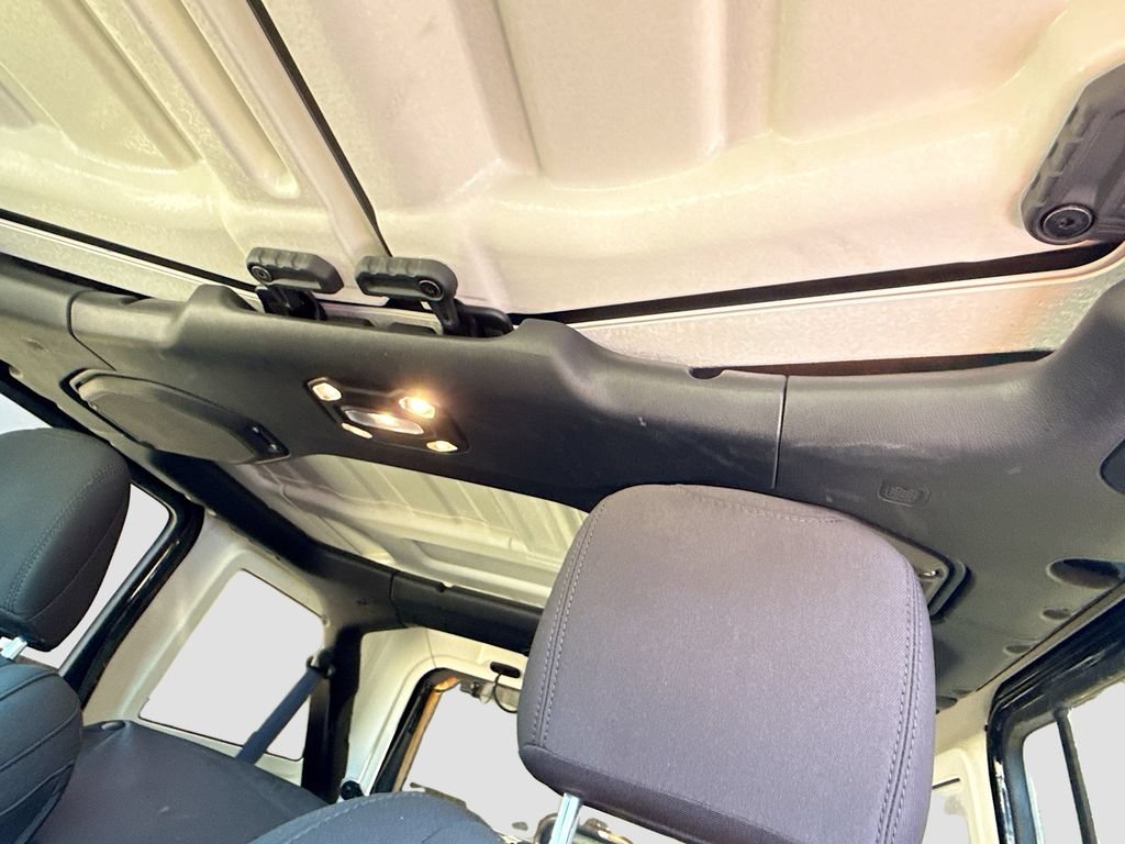 Used 2023 Jeep Wrangler Unlimited w/ Cold Weather Group AWD/4WD image 20