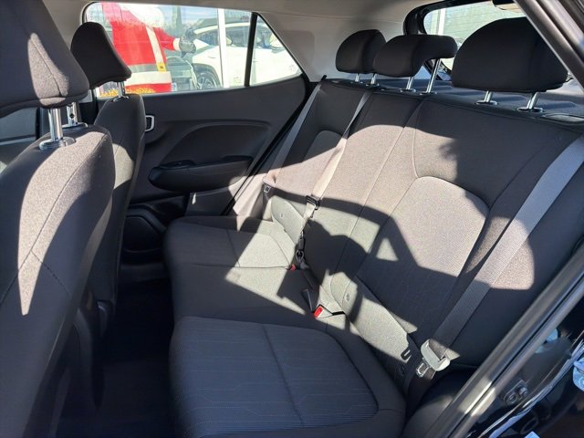 Certified 2025 Hyundai Venue SE image 32