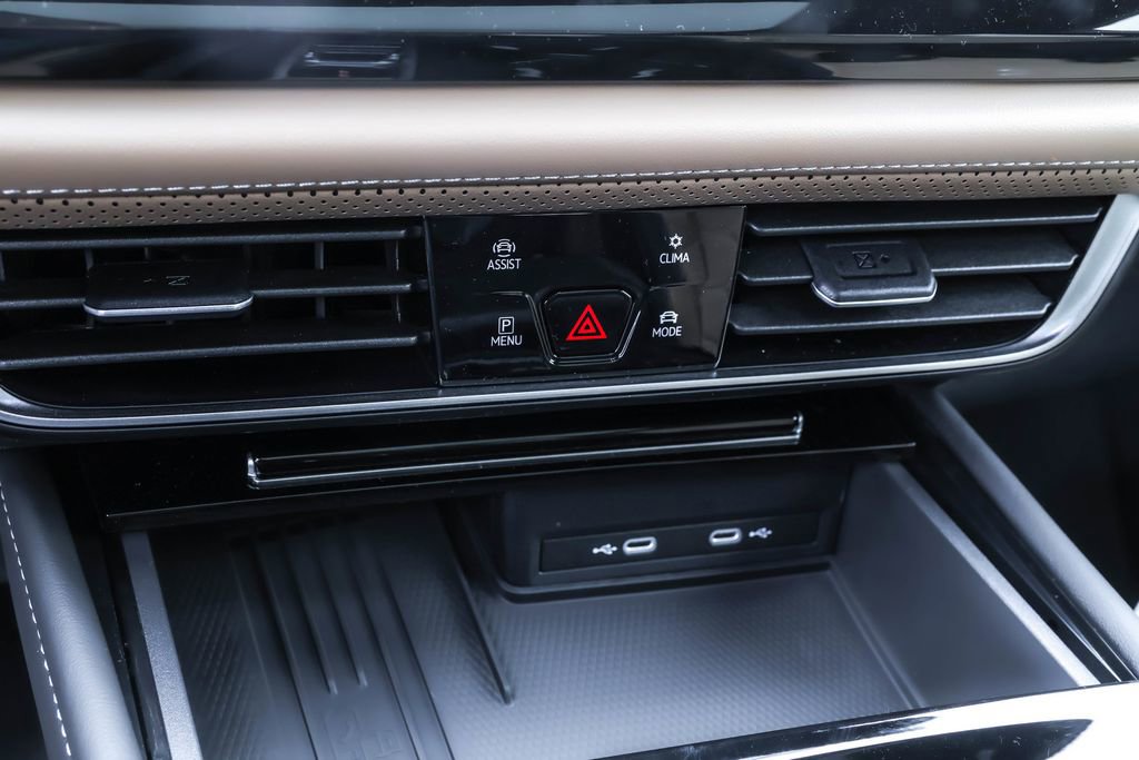 Used 2025 Volkswagen Atlas Cross Sport SE image 24