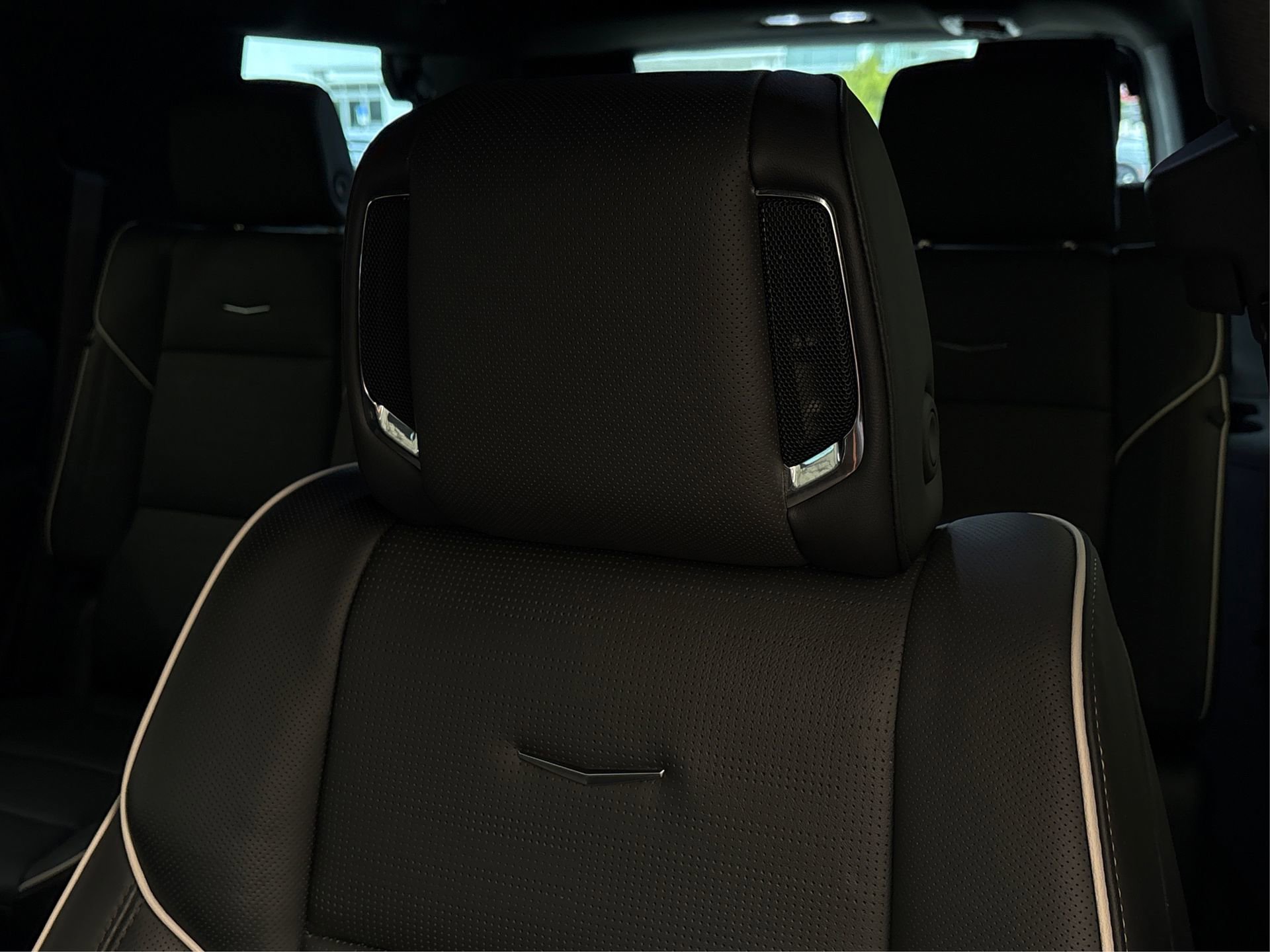 Used 2024 Cadillac Escalade Premium Luxury image 33