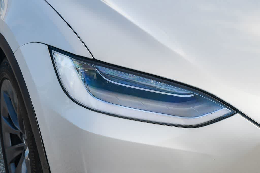 Used 2018 Tesla Model X 75D AWD/4WD image 4