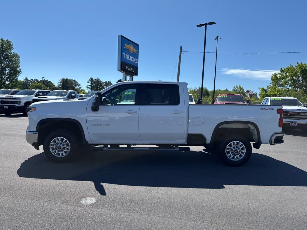 Used 2025 Chevrolet Silverado 2500 LT w/ Convenience Package AWD/4WD image 8