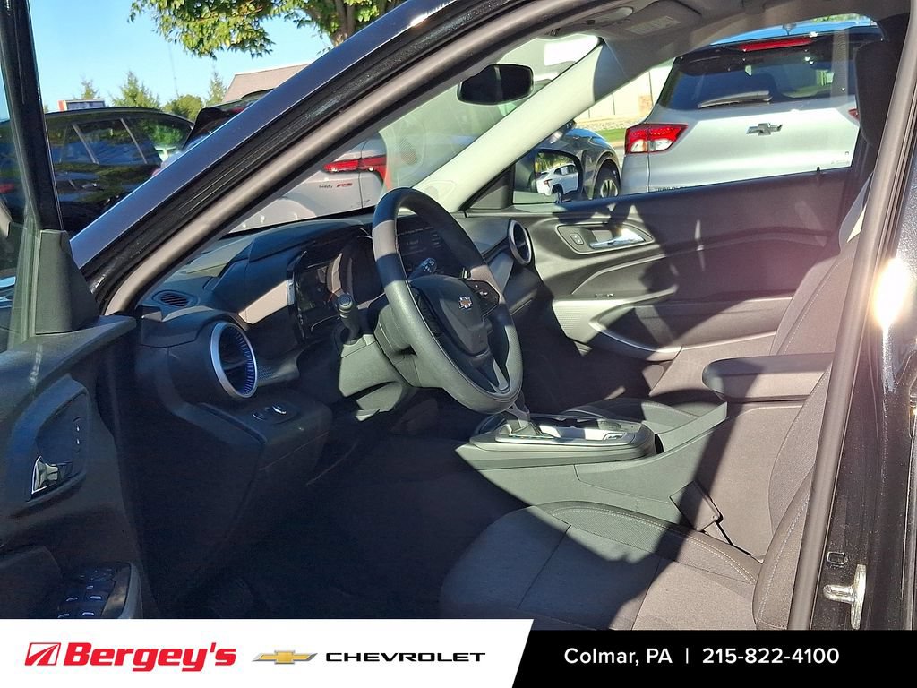 Certified 2024 Chevrolet Trax LS FWD image 16