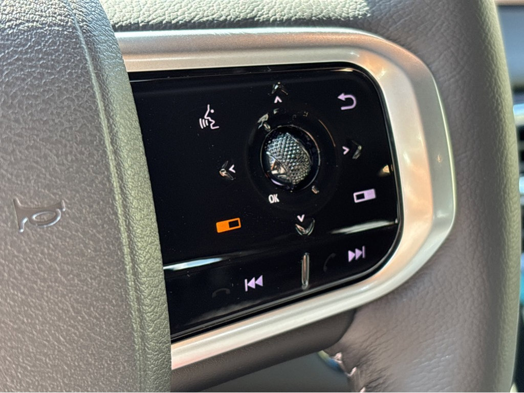 New 2026 Nissan Armada SL w/ Captain's Chari Seat Package image 15