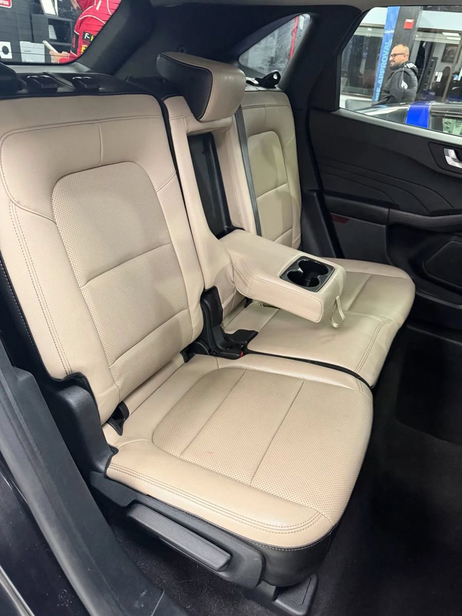 Used 2022 Ford Escape SEL FWD image 12