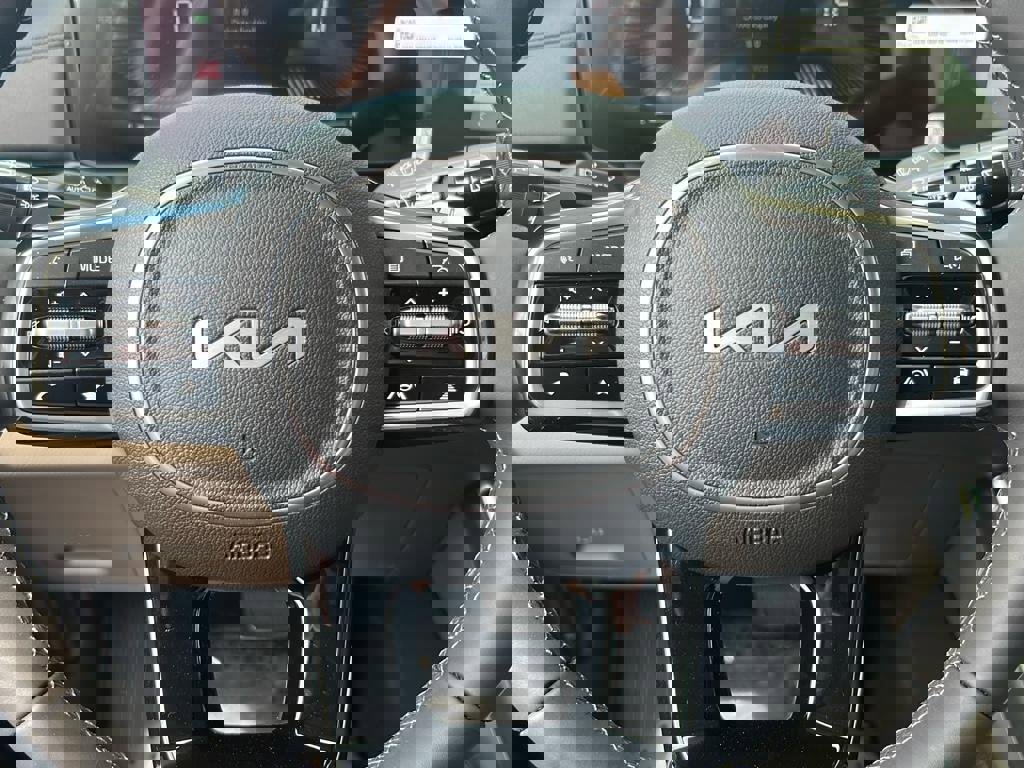 New 2026 Kia Carnival EX image 25