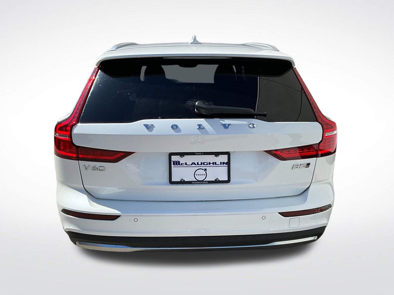 New 2026 Volvo V60 B5 Cross Country Plus w/ Climate Package image 4