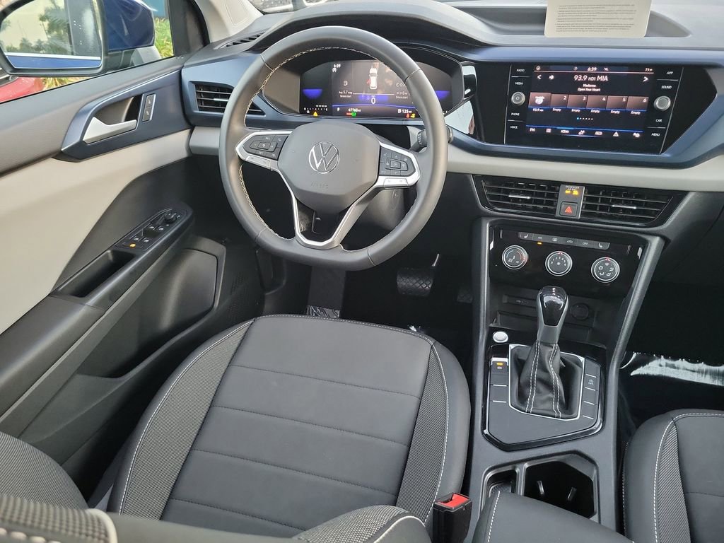 Certified 2023 Volkswagen Taos SE image 10